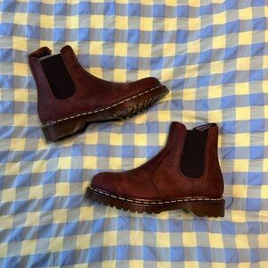 Dr. Martens Brown Leather 2976 Chelsea Boots - Womens Size 8US - Like New, w/box